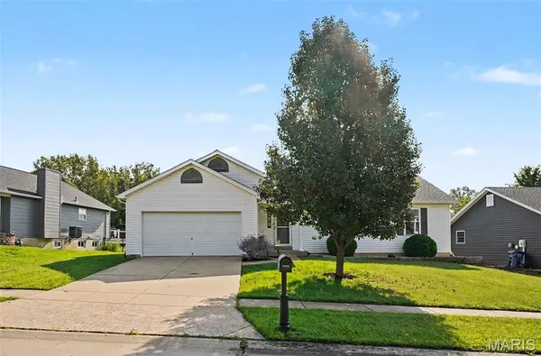 130 Stone Post LN, Wentzville, MO 63385