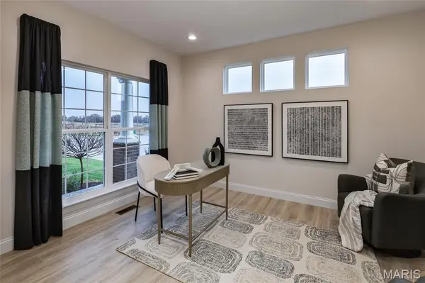 401 Farmhouse DR, O'fallon, MO 63385