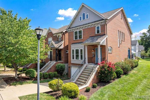 2130 Franz Park LN, St Louis, MO 63139