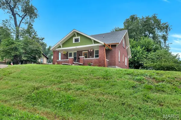 915 N Kingshighway ST, St Charles, MO 63301