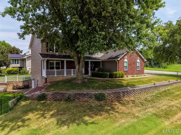 701 Loretta DR, O'fallon, MO 63366