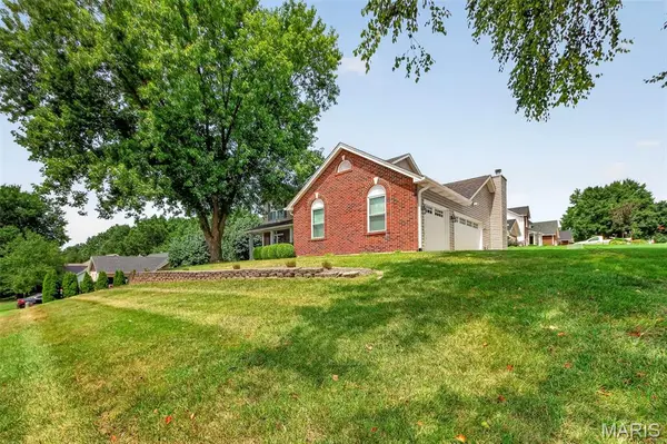 701 Loretta DR, O'fallon, MO 63366