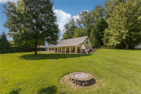 28 Bluff RD, Chaffee, MO 63740