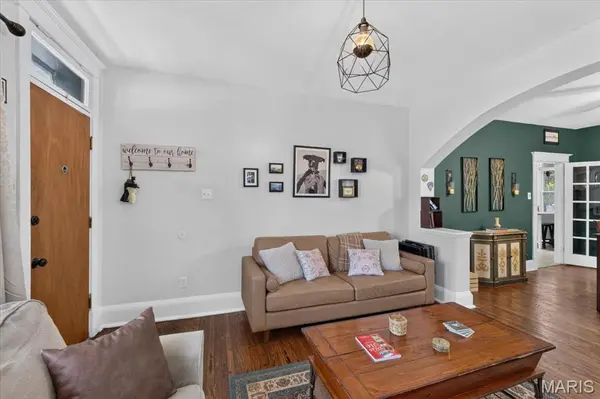 4448 Wallace ST, St Louis, MO 63116