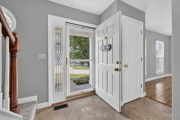 654 Summer Top CIR, Fenton, MO 63026