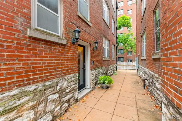 5360 Pershing AVE #2A, St Louis, MO 63112