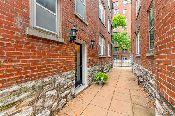 5360 Pershing AVE #2A, St Louis, MO 63112