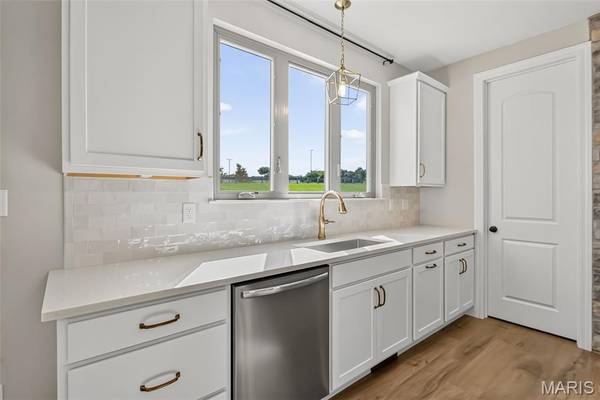 106 Downview DR, O'fallon, MO 63368