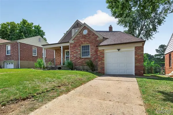 608 Ellwine DR, St Louis, MO 63125