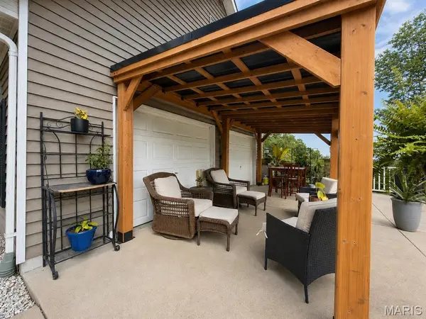 2365 Rock N Horse Farms DR, Festus, MO 63028