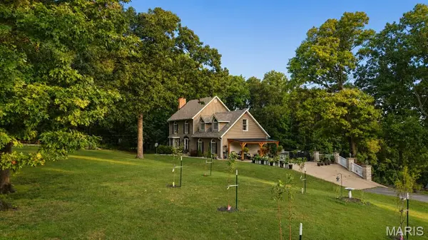 2365 Rock N Horse Farms DR, Festus, MO 63028