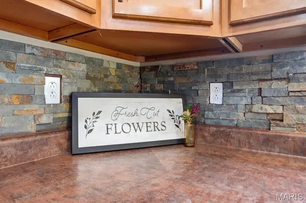 550 Crestfall DR, Washington, MO 63090