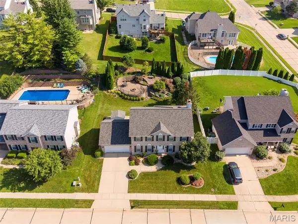 14 Grandbrook BLVD, Collinsville, IL 62234