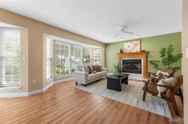 14 Grandbrook BLVD, Collinsville, IL 62234