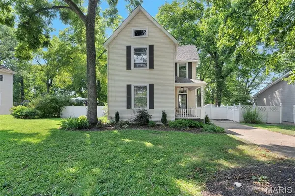 419 S Van Buren AVE, Kirkwood, MO 63122