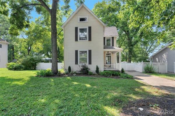 419 S Van Buren AVE, Kirkwood, MO 63122