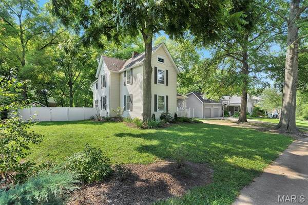 419 S Van Buren AVE, Kirkwood, MO 63122