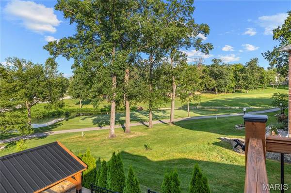 5 Shelbourne Wood CT, Weldon Spring, MO 63304