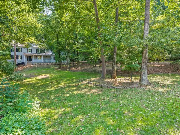 5002 Circle DR, Imperial, MO 63052