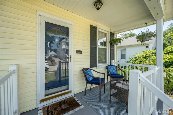 8834 Pine AVE, Brentwood, MO 63144