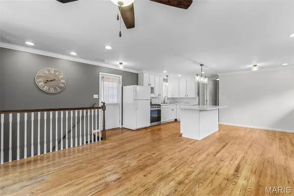 1520 Bredell AVE, St Louis, MO 63117
