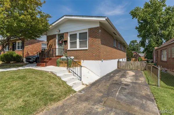 1520 Bredell AVE, St Louis, MO 63117