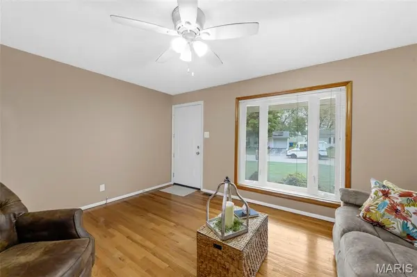 2871 Sugar Tree LN, Maryland Heights, MO 63043
