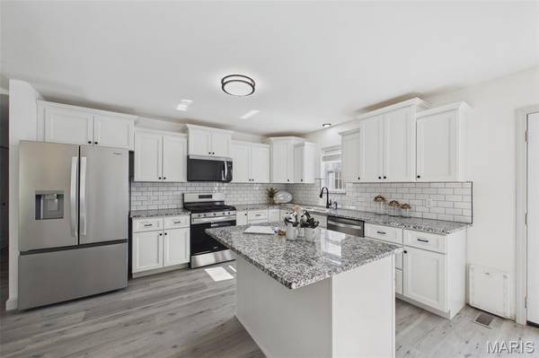 1562 Scenic DR, Herculaneum, MO 63048