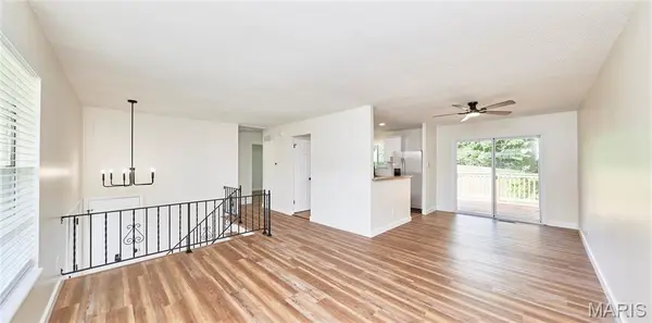 1771 Redcoat DR, Maryland Heights, MO 63043