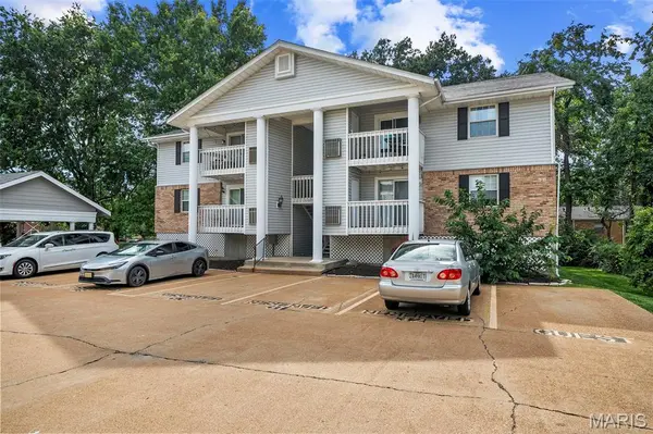 621 S Kirkwood RD #303, St Louis, MO 63122