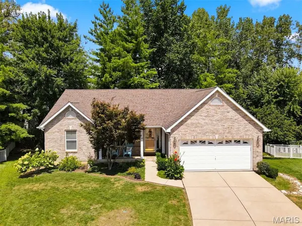 55 Treeshade CT, St Peters, MO 63376