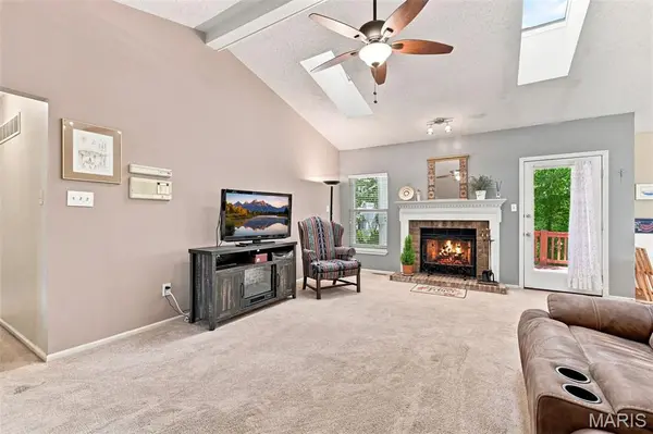 55 Treeshade CT, St Peters, MO 63376