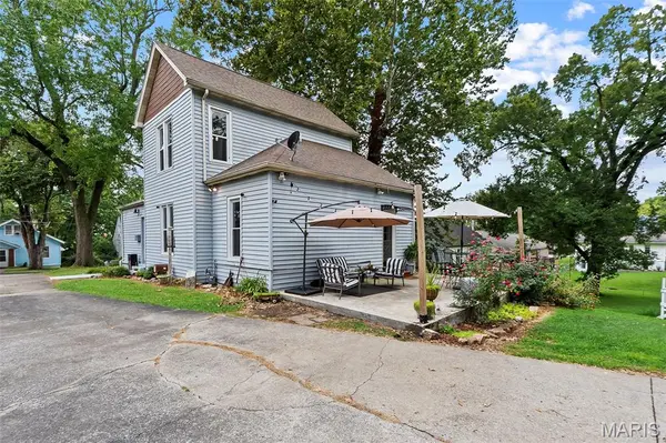 214 W Mary ST, Jackson, MO 63755
