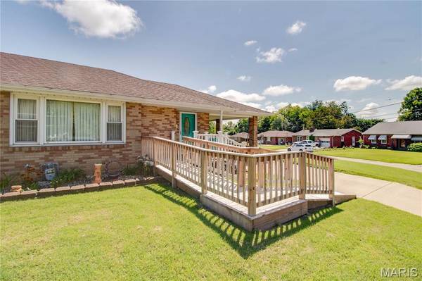 201 Longfellow AVE, Alton, IL 62002