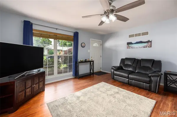 1133 Fordyce LN, St Charles, MO 63303