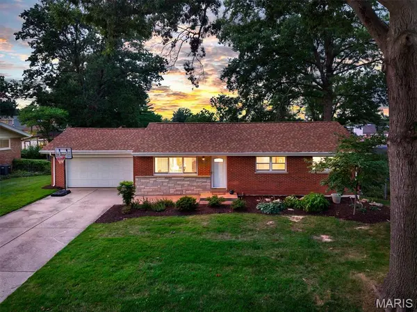 4 Montauk DR, St Louis, MO 63146