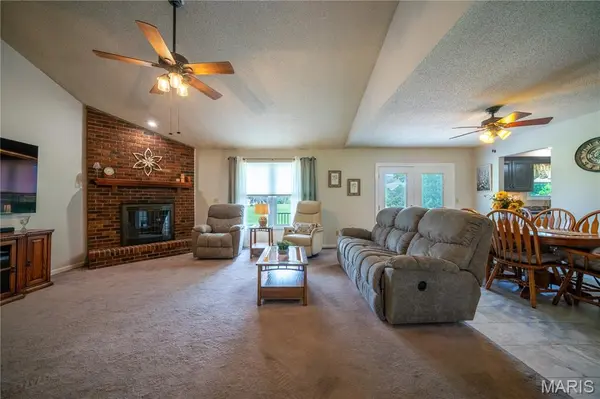 5111 E Flamingo DR, Hallsville, MO 65255