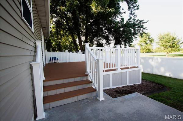 80 Raes Creek DR, Granite City, IL 62040