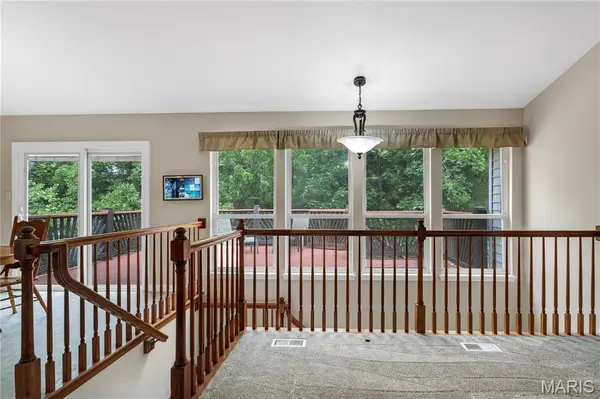 330 Woodlawn Terrace CT, Ballwin, MO 63021