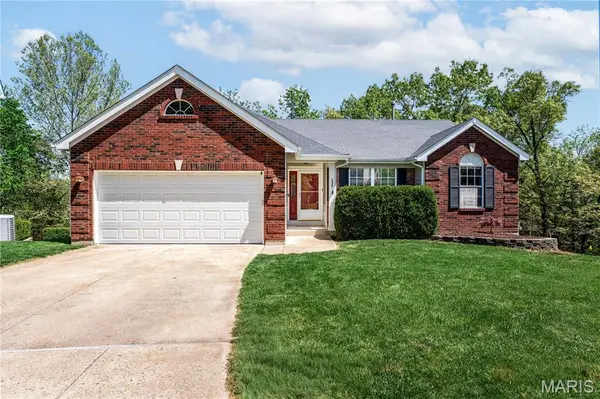 330 Woodlawn Terrace CT, Ballwin, MO 63021