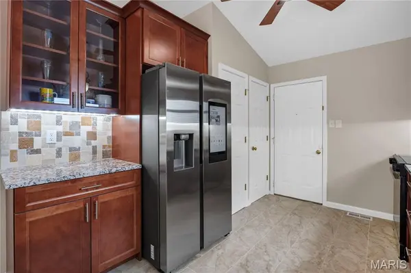 330 Woodlawn Terrace CT, Ballwin, MO 63021