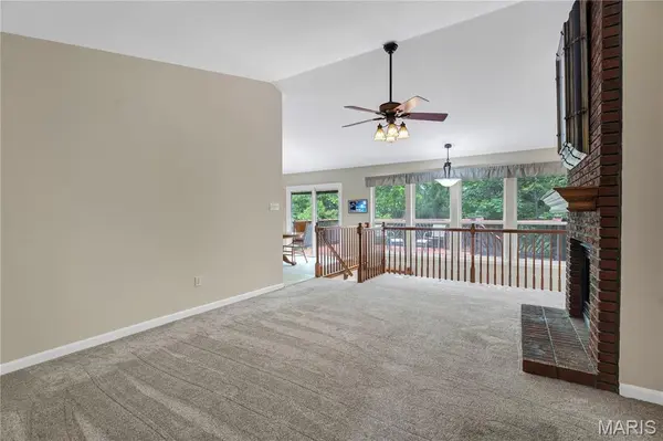 330 Woodlawn Terrace CT, Ballwin, MO 63021