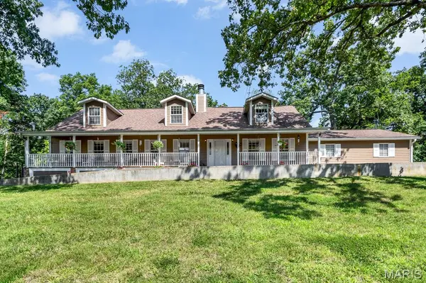 3025 Canman LN, Columbia, IL 62236