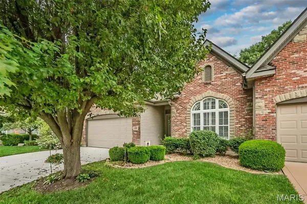 208 Strawberry Fields CT, St Peters, MO 63376