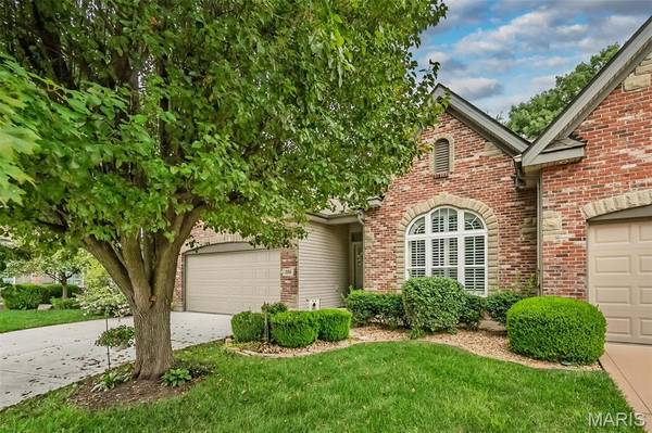 208 Strawberry Fields CT, St Peters, MO 63376
