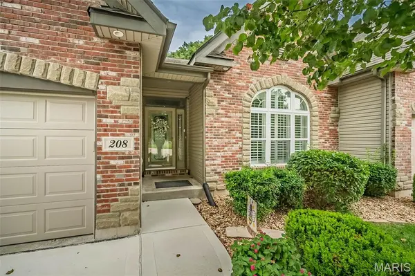 208 Strawberry Fields CT, St Peters, MO 63376