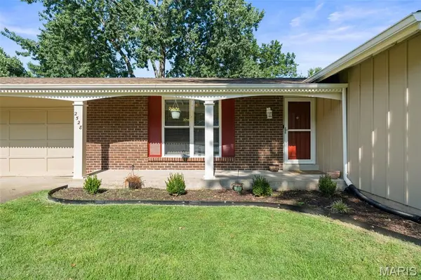 2528 Westrick DR, St Louis, MO 63043