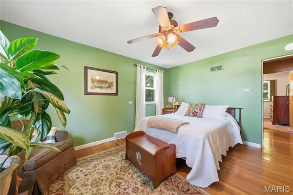 3856 Geraldine AVE, St Ann, MO 63074