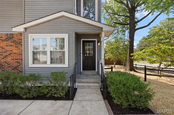 3101 Lavender LN, St Louis, MO 63139