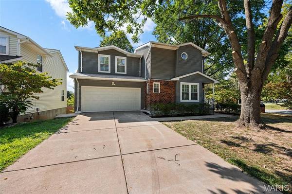 3101 Lavender LN, St Louis, MO 63139